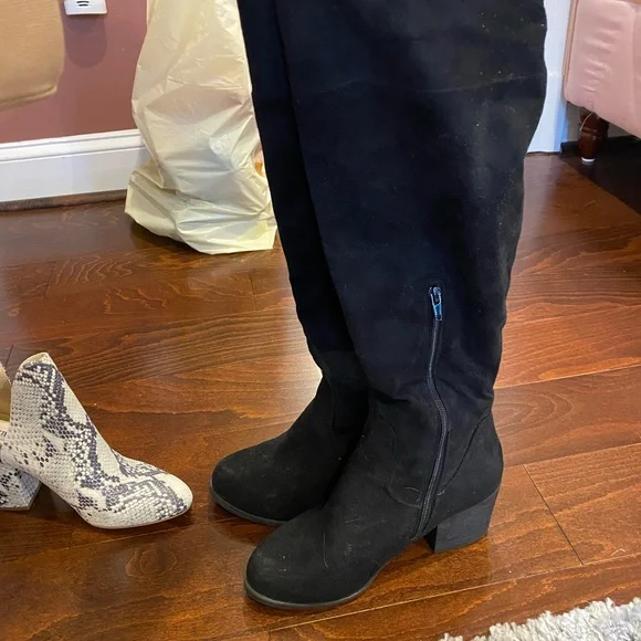 Knee high tall black boots - Picture 2 of 2